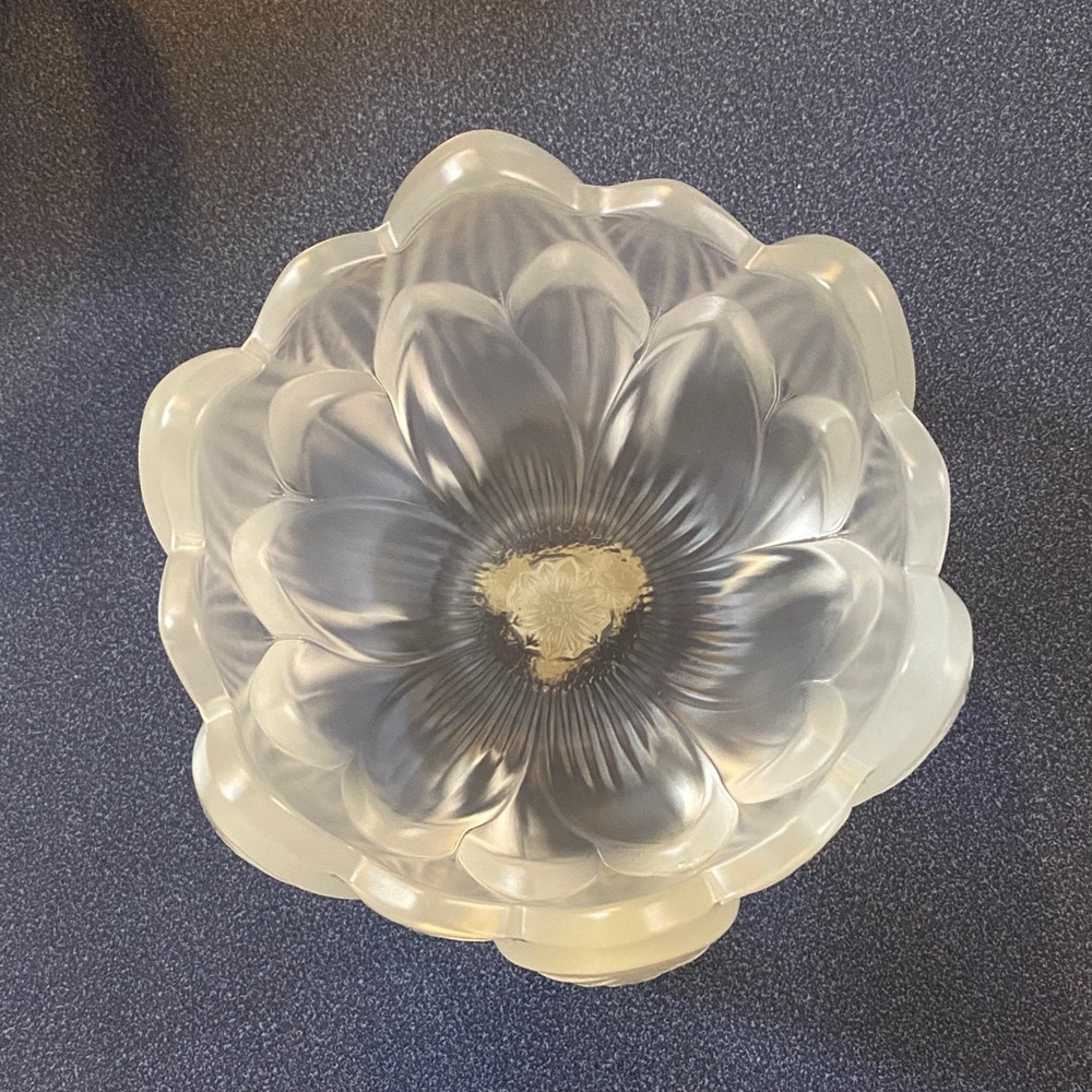 Fenton Frosted Glass Flower Bowl